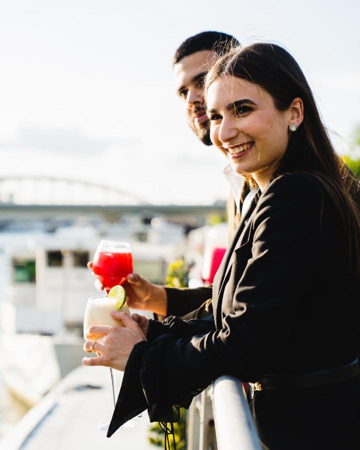 Hotel Vip Yacht & Paris